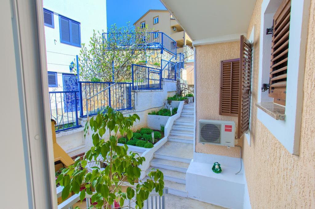 Nadija Studio Apartmani Krk Town Exterior foto