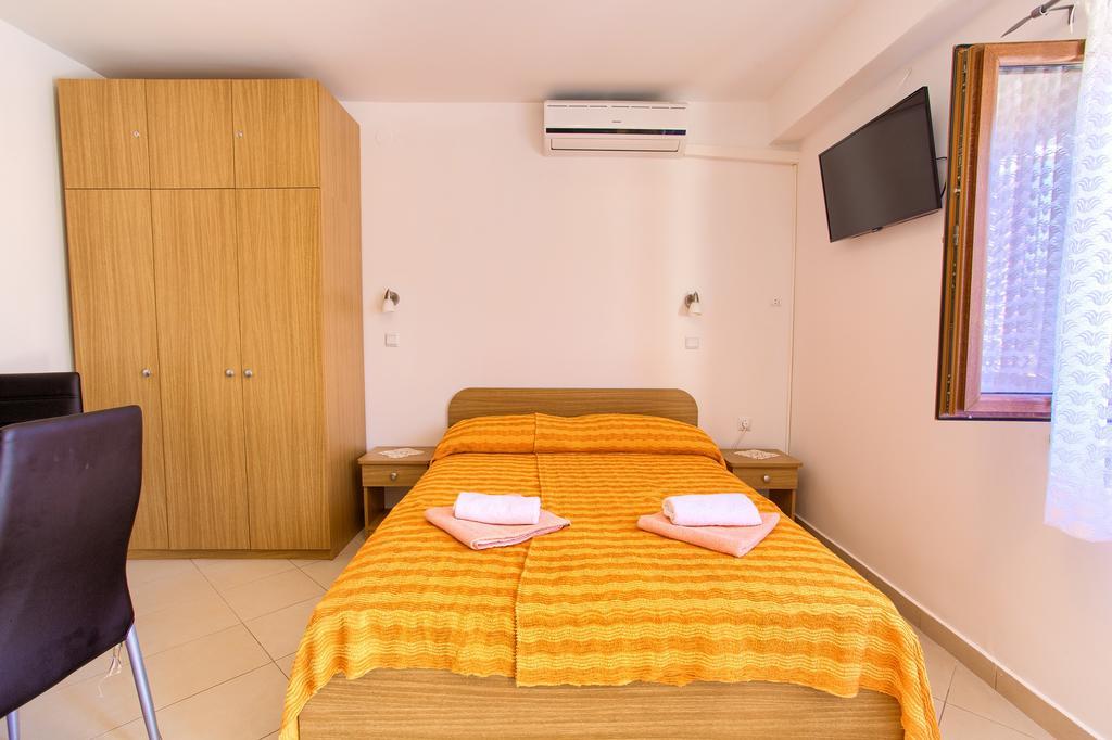 Nadija Studio Apartmani Krk Town Exterior foto